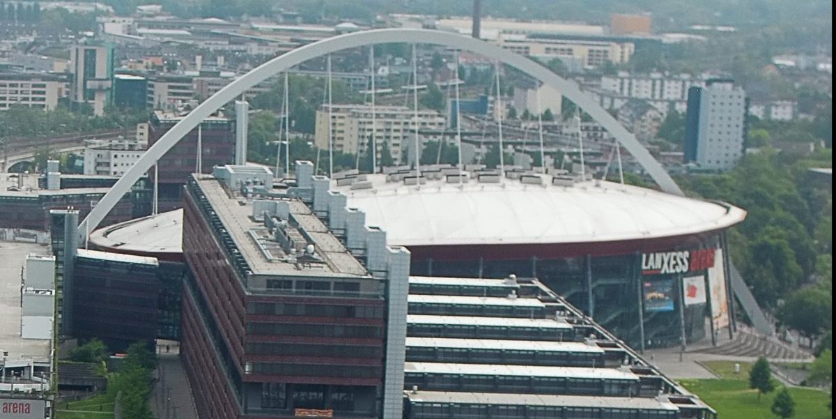 Lanxess Arena i Köln er vertskap for begge semifinalene i årets Håndball-EM for menn. Foto: Wallpaperflare.com